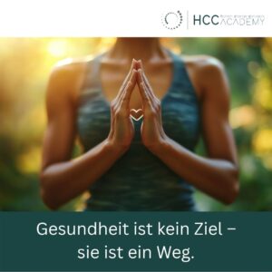 Wellbeing-Frau in der Natur mit Fokus auf Herzkraft