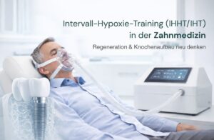 Patient in zahnmedizinischer Praxis während Intervall-Hypoxie-Training (IHHT/IHT) mit Atemmaske und angeschlossenem Gerät zur Unterstützung von Knochenheilung und Implantologie.